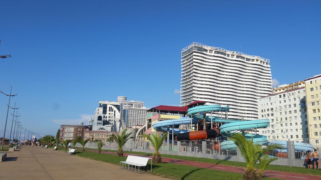 Orbi Dima Apart. Batumi Appartamento Esterno foto