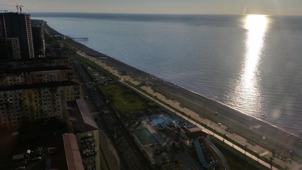 Orbi Dima Apart. Batumi Appartamento Esterno foto